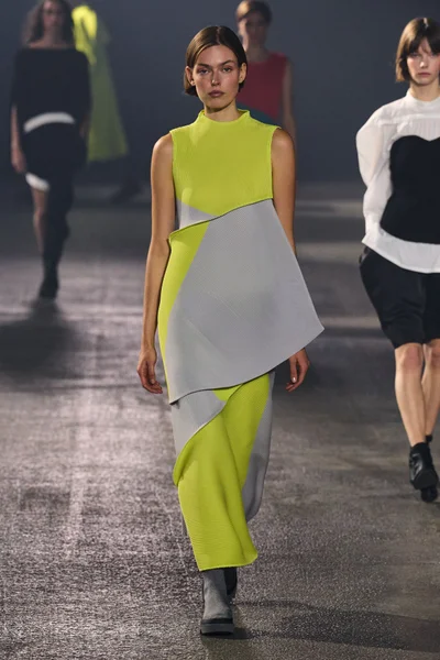 Look 12